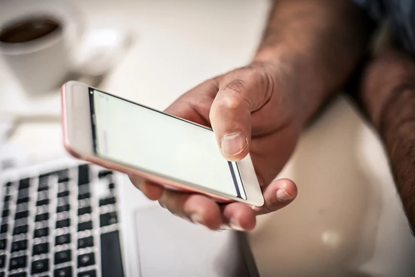 Image for article titled Telephone Call Back